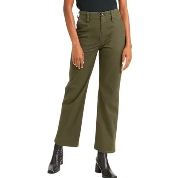 Levi's Surplus Straight Leg Pants in Olive green - Picture 1 of 7